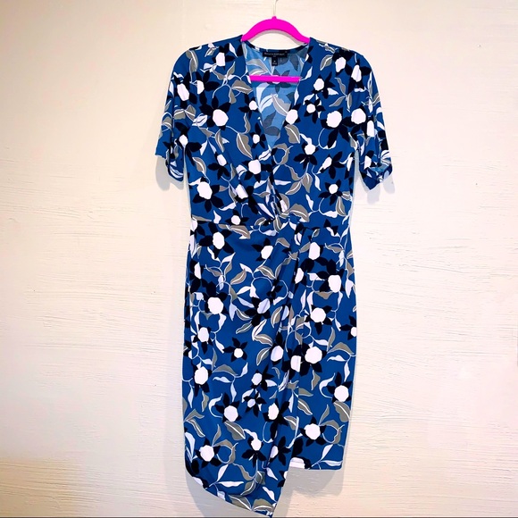 🍌Banana Republic Blue Navy Floral Faux Wrap Dress - Picture 3 of 6